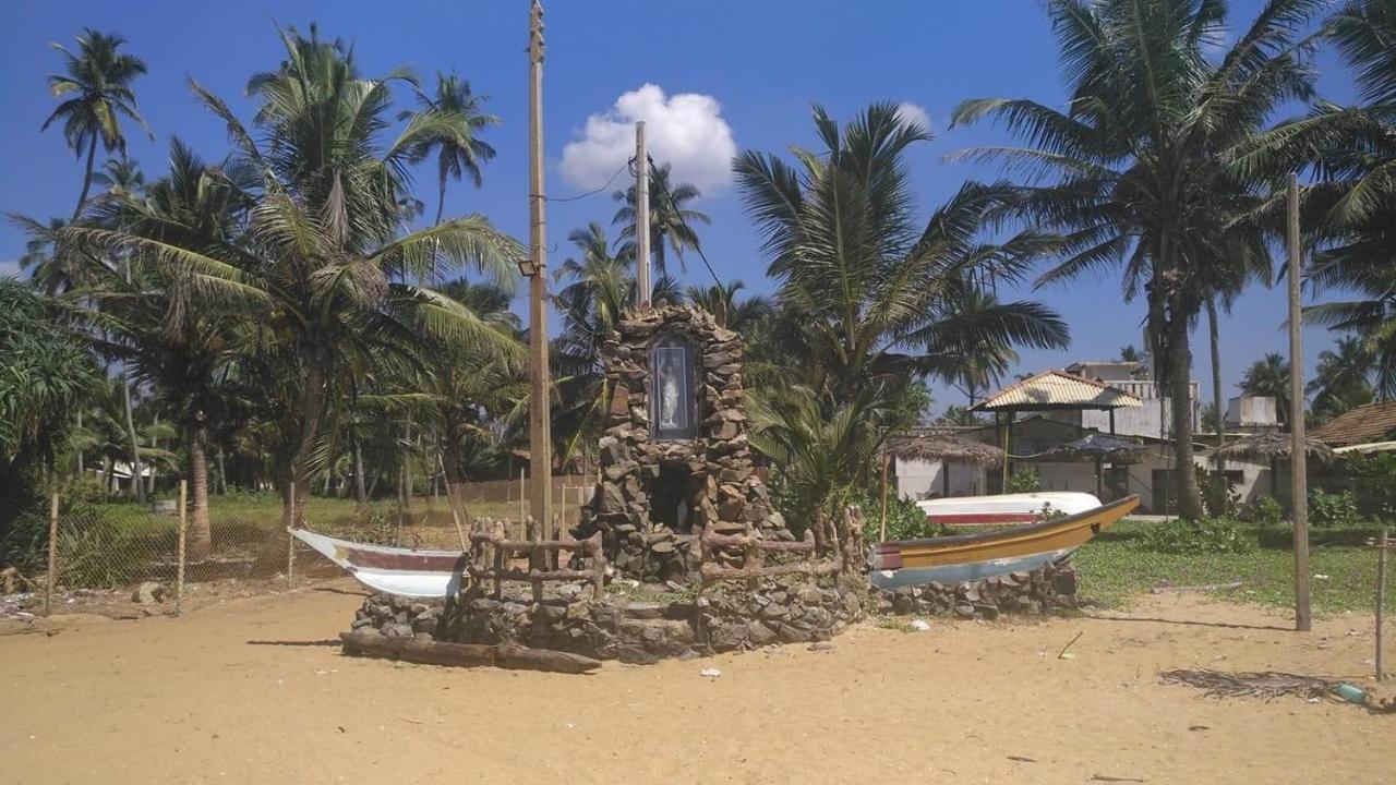 Oyo 459 Barasti Beach Resort Kalutara Exteriör bild