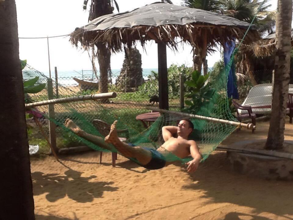 Oyo 459 Barasti Beach Resort Kalutara Exteriör bild