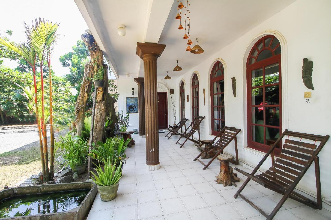 Oyo 459 Barasti Beach Resort Kalutara Exteriör bild