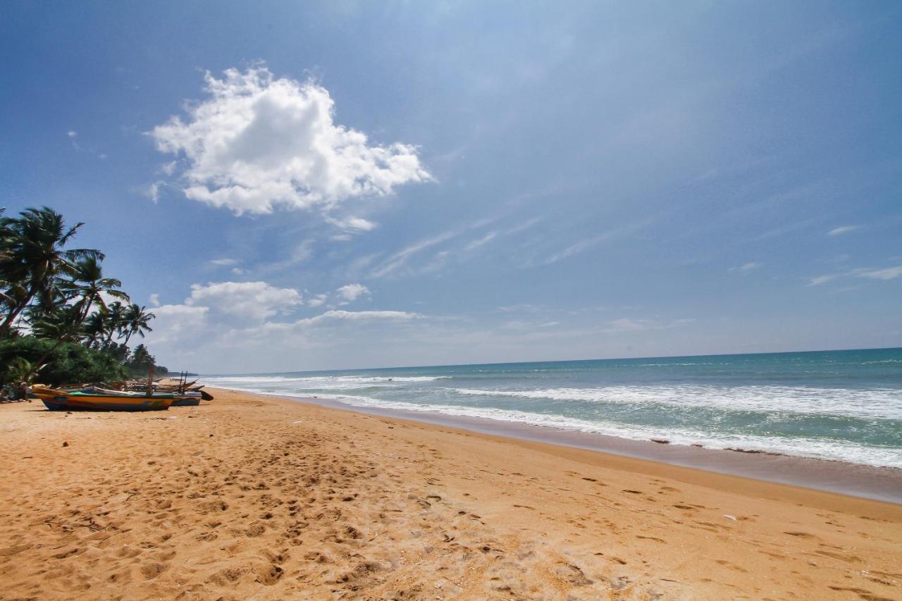 Oyo 459 Barasti Beach Resort Kalutara Exteriör bild